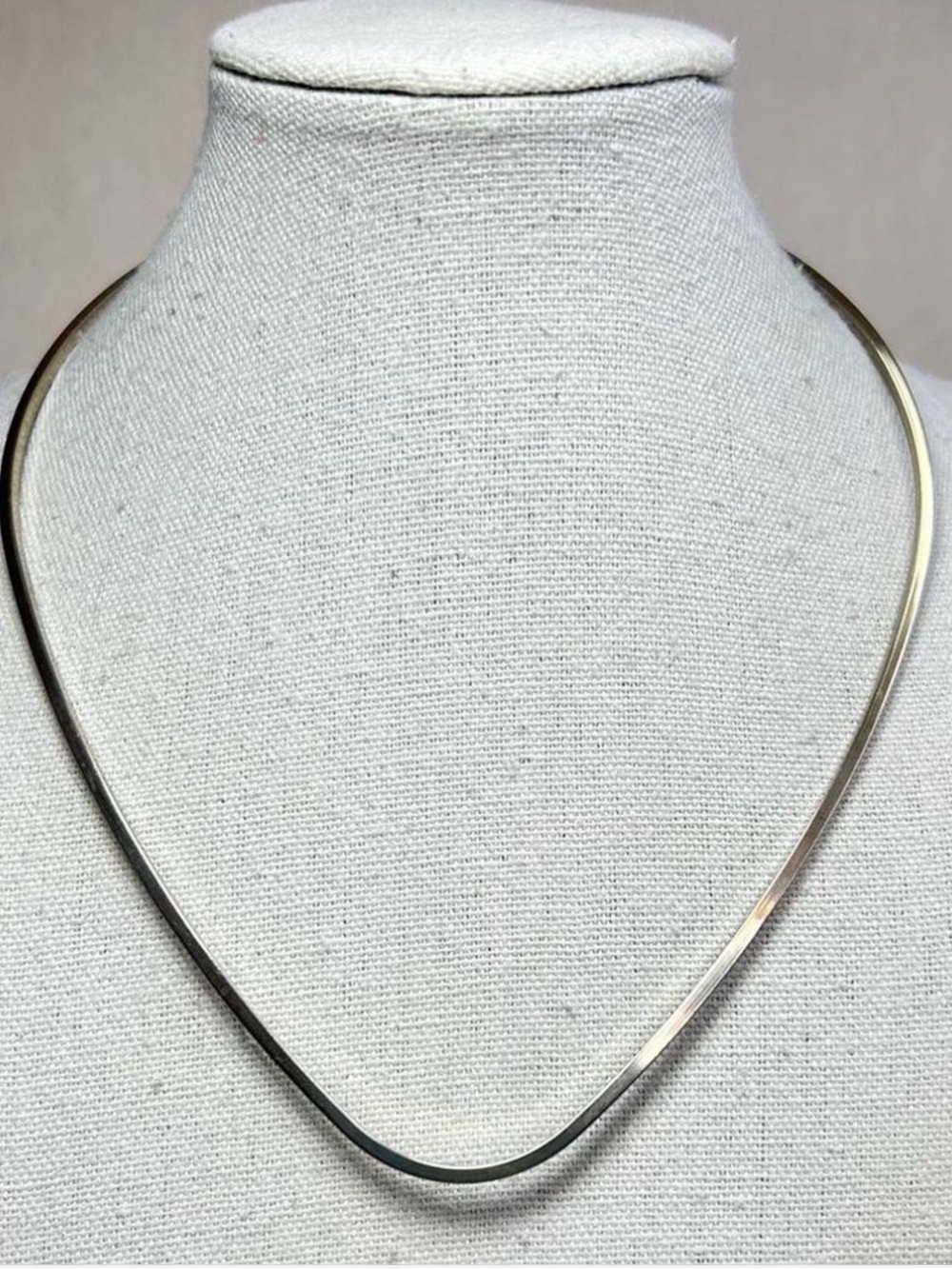 Minimalist Collar Necklace - Sleek Choker for Women